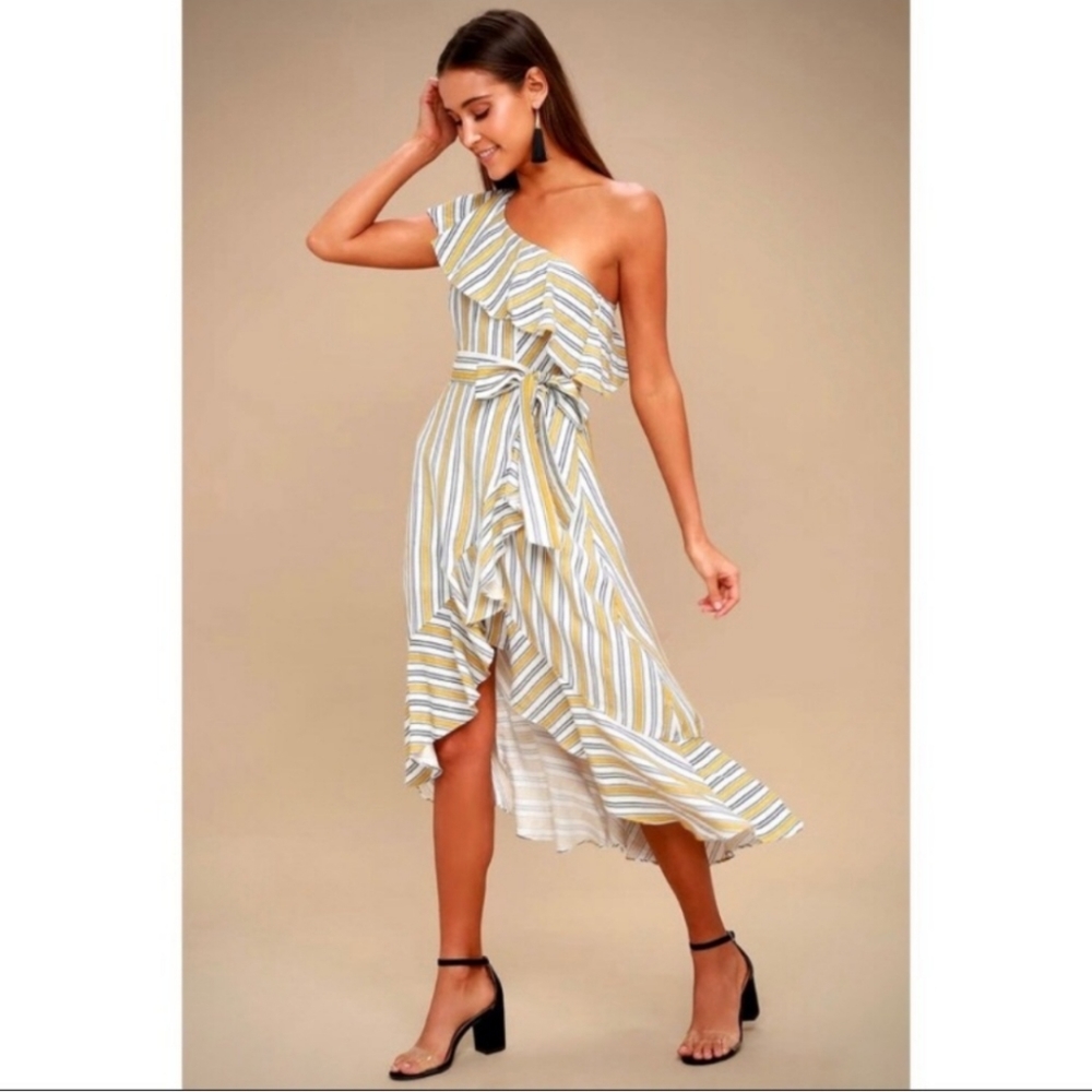 NWT Lulu’s High Tide Yellow Striped One Shoulder Midi Dress size small